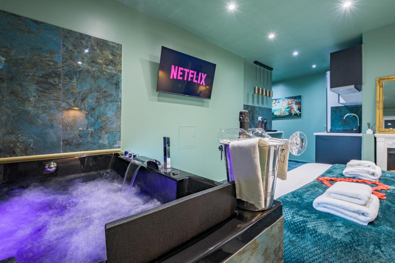Le Musee D'Aphrodite / Jacuzzi Montgeron Eksteriør bilde