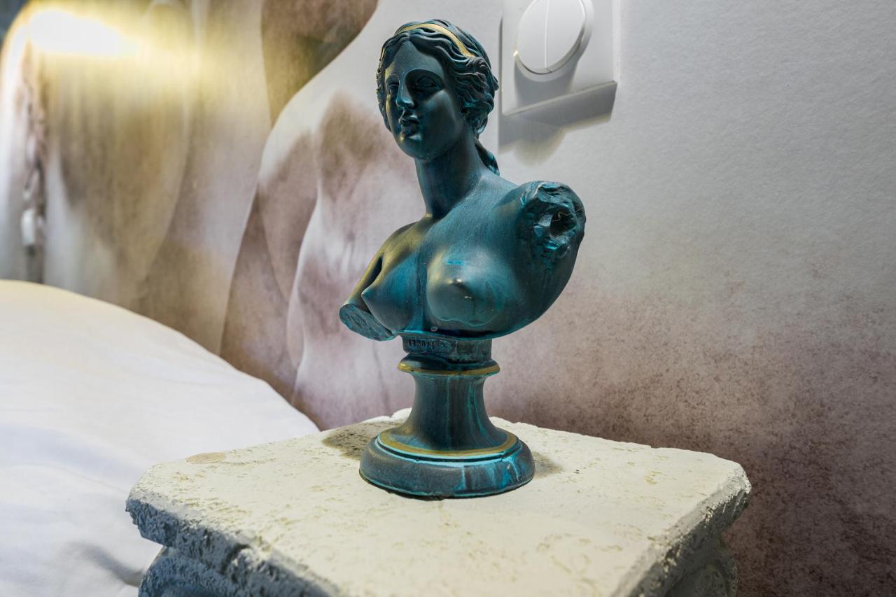 Le Musee D'Aphrodite / Jacuzzi Montgeron Eksteriør bilde