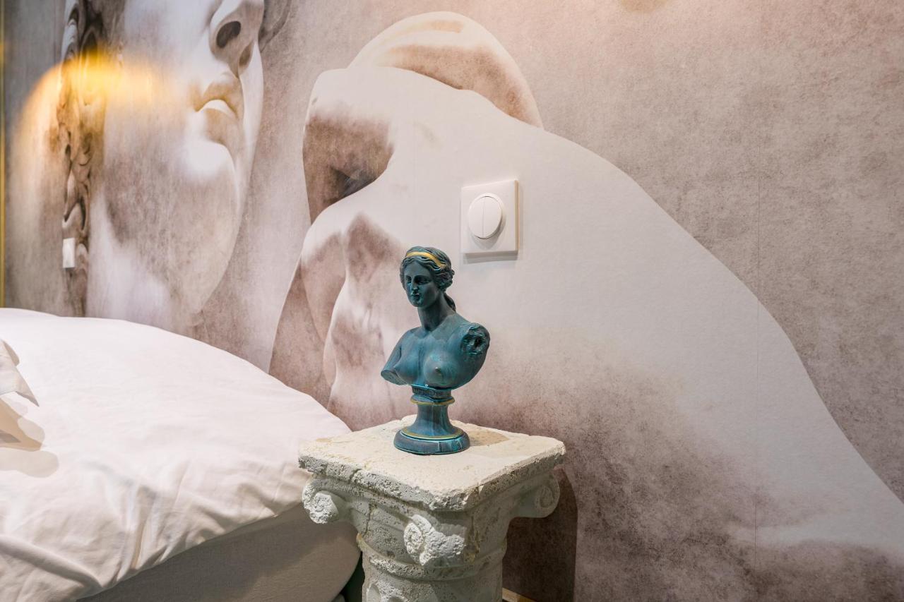 Le Musee D'Aphrodite / Jacuzzi Montgeron Eksteriør bilde